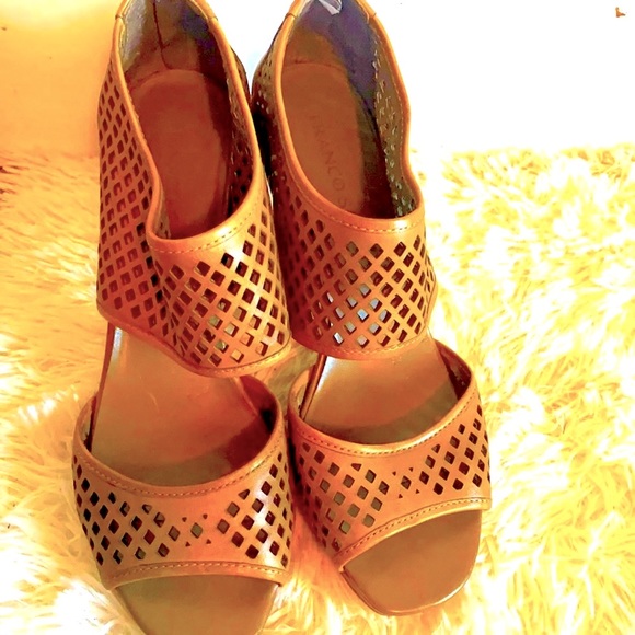 Franco Sarto like new yellow perforated open toe shoes size 8.5 - Picture 3 of 6